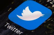 Twitter geçtiğimiz haftalarda aşırı sağcı QAnon grubu ile bağlantılı 7 bin kadar hesabı kapadı