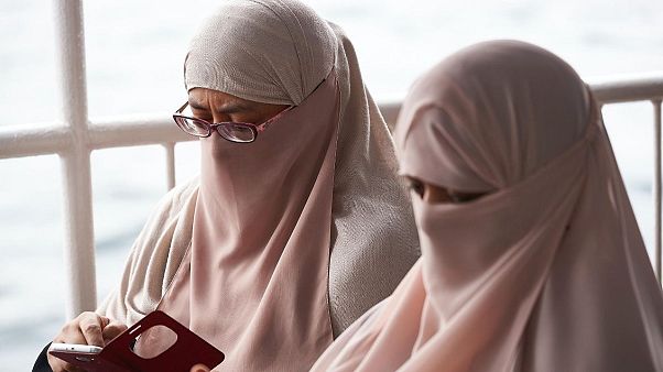بحث بر سر پوشش صورت در آلمان بحث بر سر پوشش صورت در آلمان