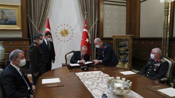 Erdoğan YAŞ kararlarını imzaladı Erdoğan YAŞ kararlarını imzaladı