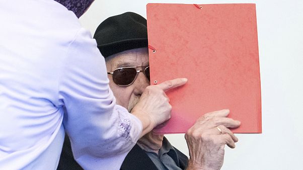 17 yaşındayken Nazi toplama kampında görev yapan 93 yaşındaki Bruno Dey 17 yaşındayken Nazi toplama kampında görev yapan 93 yaşındaki Bruno Dey
