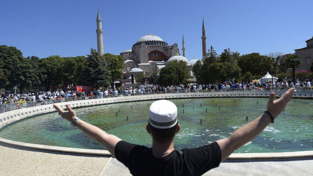 Nicht unumstritten: Die Wiedereröffnung der Hagia Sofia als Moschee