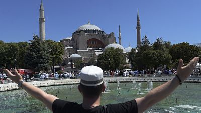 Muzulmán ünnepnap: müezzin énekétől hangos a Hagia Sophia