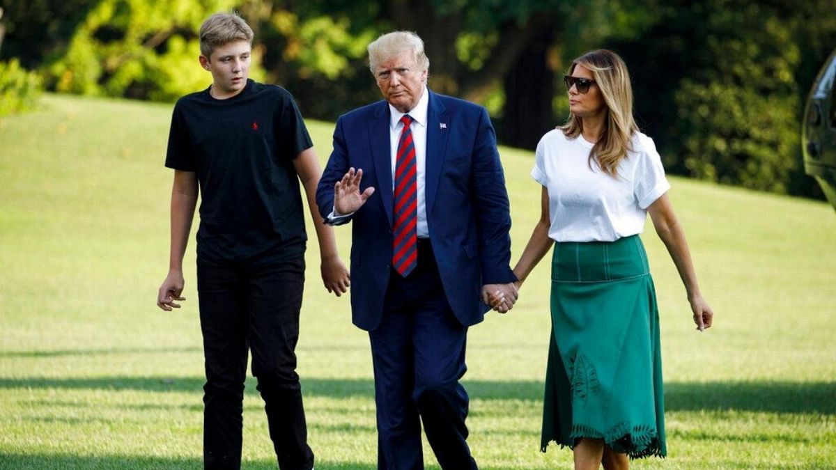 دونالد ترامپ در کنار همسر و آخرین پسرش