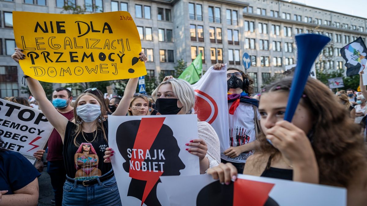 Polonya protesto
