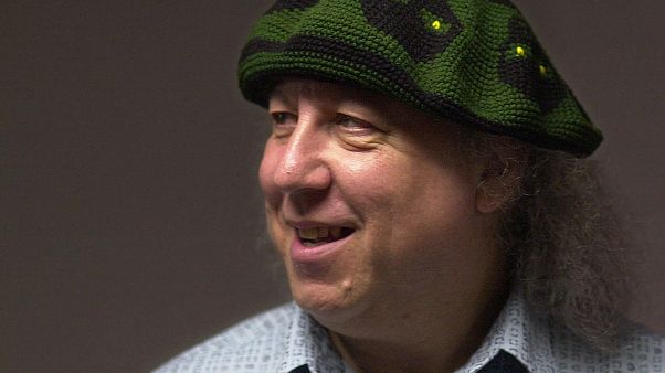 Peter Green was known for composing hits such as "Albatross" and "Black Magic Woman". Peter Green was known for composing hits such as "Albatross" and "Black Magic Woman".