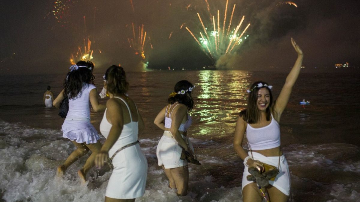 Copacabana Plajı geleneksel yeni yıl kutlamalarına ev sahipliği yapıyor