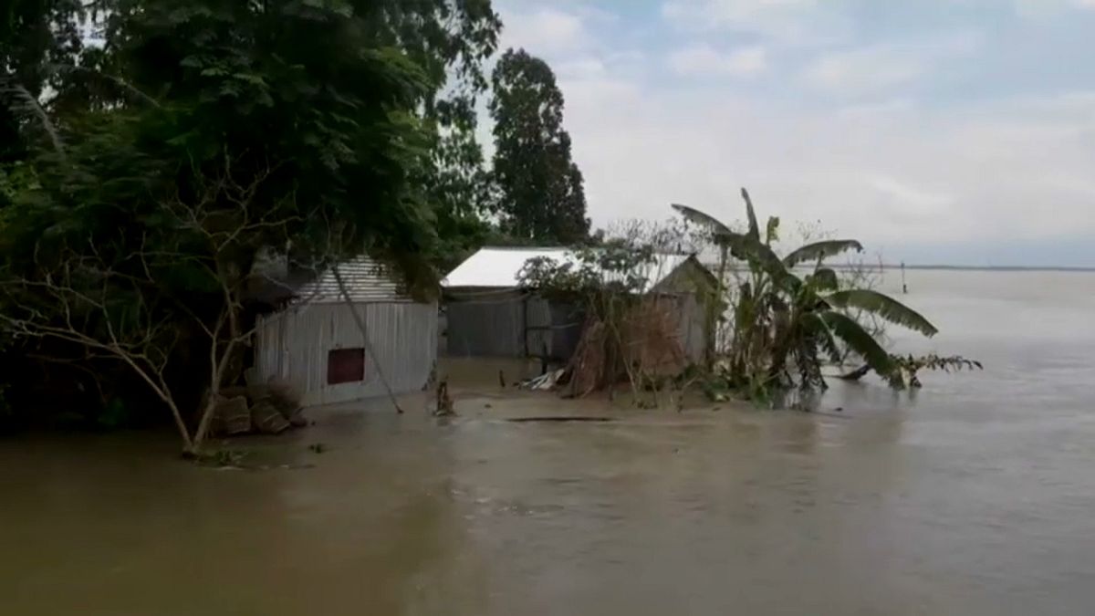 Наводнения обостряют гуманитарный кризис в Бангладеш