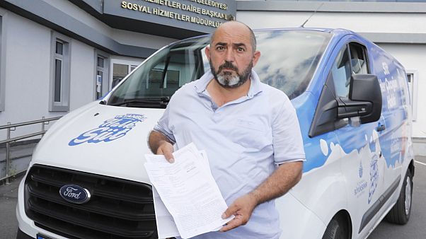 İBB Sözcüsü Ongun: Gaziosmanpaşa'da süt dağıtımı yapan ekibimiz bir grubun saldırısına uğradı İBB Sözcüsü Ongun: Gaziosmanpaşa'da süt dağıtımı yapan ekibimiz bir grubun saldırısına uğradı