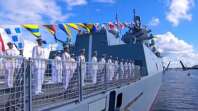 Vladimir Putin quer aumentar capacidade de combate da marinha