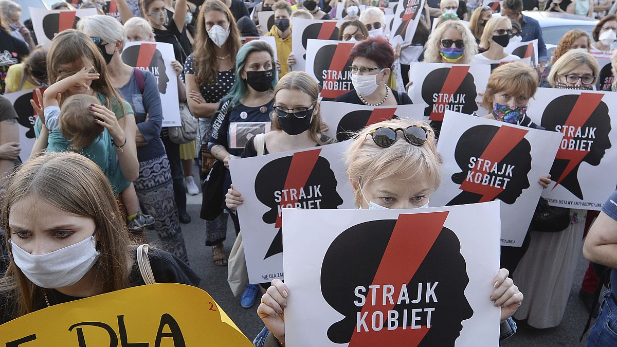 Польша: удар по правам женщин?