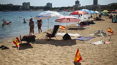 Spanyolország próbálja menteni a turistaszezont