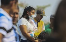 Los nicaragüenses piden pruebas de COVID-19 a los gobierno involucrados para poder regresar a sus hogares. La pandemia ha dejado a miles sin trabajo.