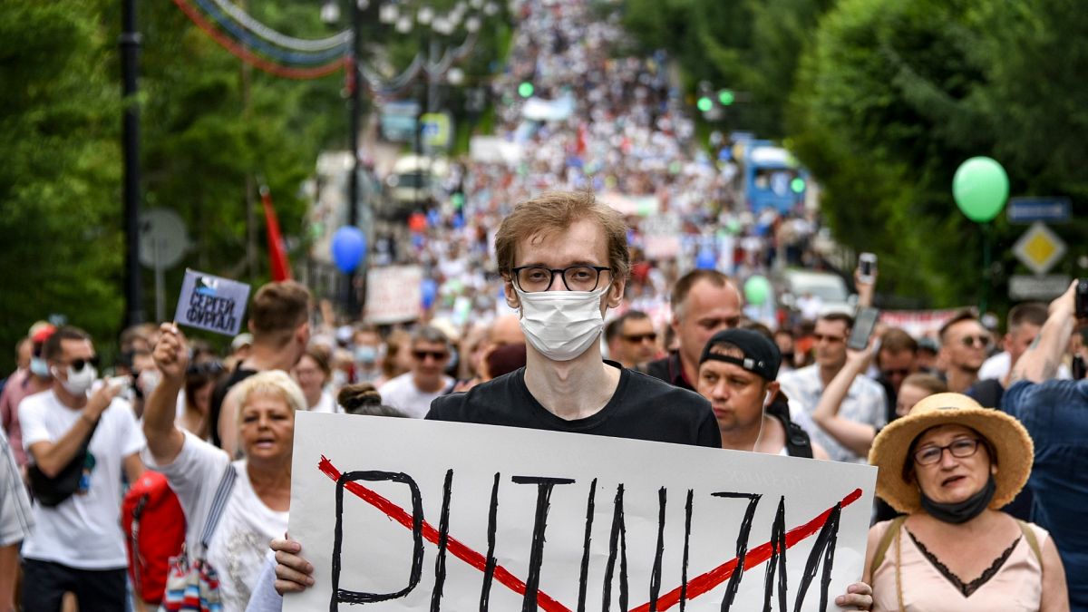 Rusya'da Putin karşıtı protestoya on binlerce kişi katıldı