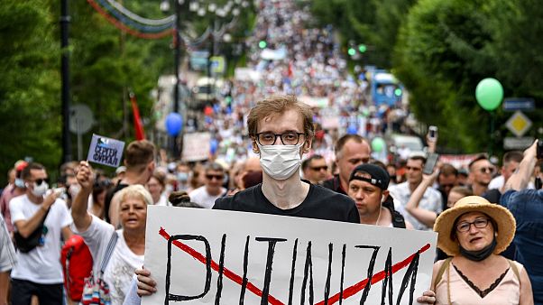 Rusya'da Putin karşıtı protestoya on binlerce kişi katıldı Rusya'da Putin karşıtı protestoya on binlerce kişi katıldı