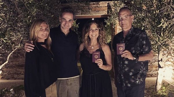 Yunanistan Başbakanı Miçotakis Tom Hanks ve eşi ile bir araya geldi Yunanistan Başbakanı Miçotakis Tom Hanks ve eşi ile bir araya geldi