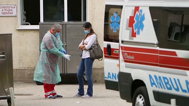 Pandemia alastra nos Balcãs Pandemia alastra nos Balcãs
