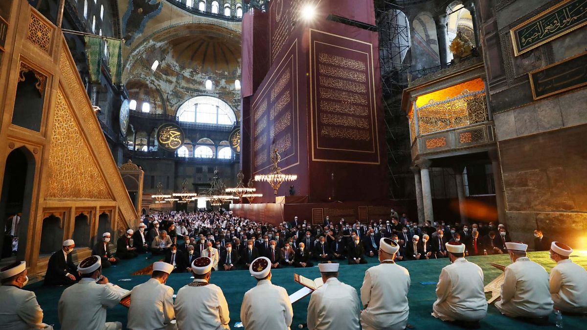 خطبة وصلاة الجمعة في آيا صوفيا، في منطقة السلطان أحمد التاريخية في اسطنبول، يوم الجمعة 24 يوليو 2020