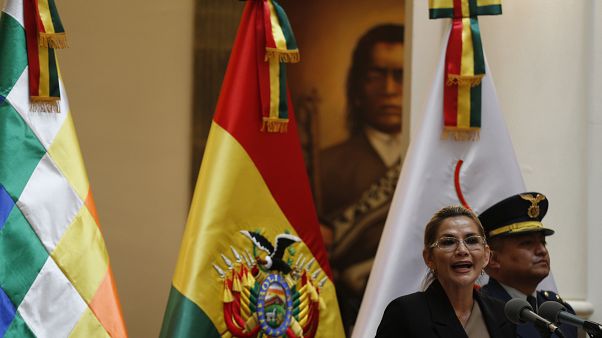 Βολιβία: Η μεταβατική πρόεδρος «γυρίζει στη δουλειά» Βολιβία: Η μεταβατική πρόεδρος «γυρίζει στη δουλειά»