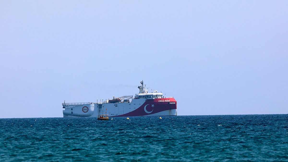 Τουρκία: "Παγώνουμε για λίγο τις έρευνες στην Αν.Μεσόγειο για διάλογο με την Ελλάδα"