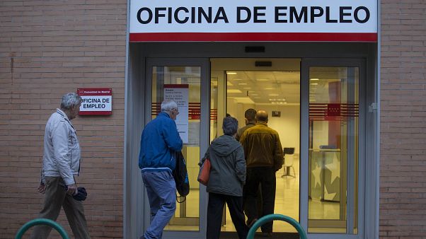 Exterior de una oficina de empleo en Madrid Exterior de una oficina de empleo en Madrid