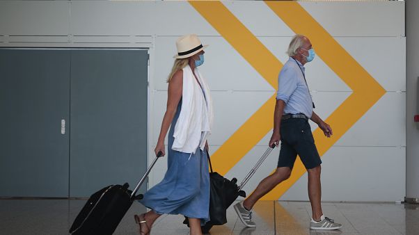 Αντιδράσεις από την Ισπανία στις ταξιδιωτικές συστάσεις Βρετανίας, Γερμανίας και Γαλλίας Αντιδράσεις από την Ισπανία στις ταξιδιωτικές συστάσεις Βρετανίας, Γερμανίας και Γαλλίας