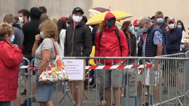 La France fait face à une hausse des infections au Covid-19 La France fait face à une hausse des infections au Covid-19