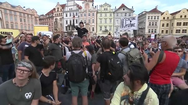 I manifestanti dell'industria della musica a Praga I manifestanti dell'industria della musica a Praga