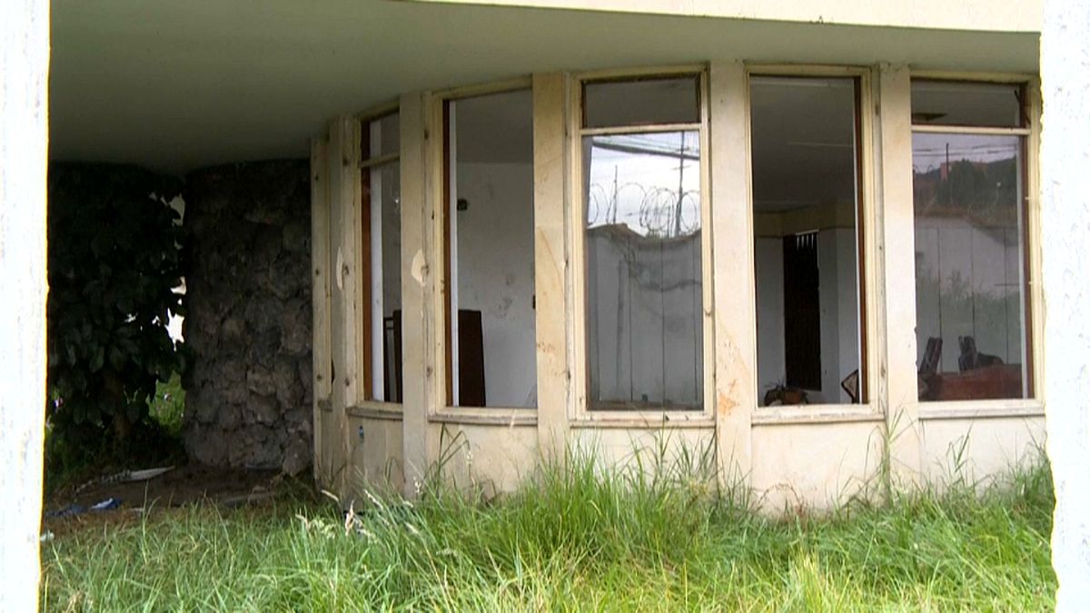 Restos del consulado venezolano en Bogotá, abandonado y saqueado