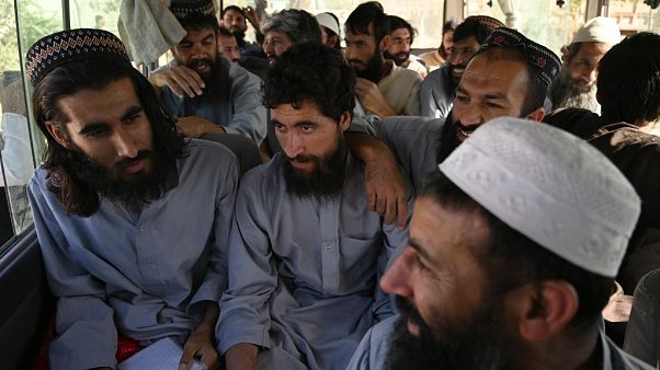 Serbest bırakılan Taliban militanları Serbest bırakılan Taliban militanları