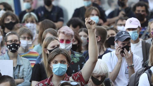 İstanbul Sözleşmesi'nden ayrılacağını duyuran Polonya hükümetine karşı gösteriler sürüyor İstanbul Sözleşmesi'nden ayrılacağını duyuran Polonya hükümetine karşı gösteriler sürüyor