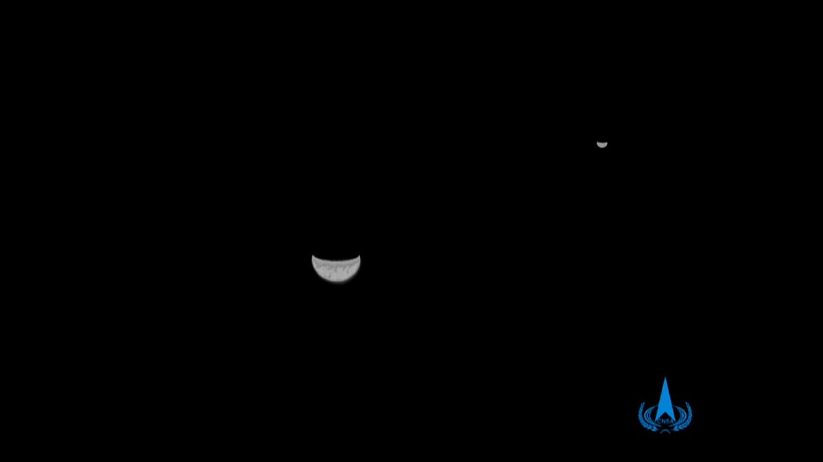 كوكبا الأرض والقمر يظهران في صورة المركبة الصينية تيانوين-1