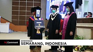 ربات‌ها به نمایندگی از دانشجویان در اندونزی فارغ‌التحصیل شدند
