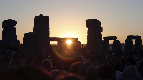 Stonehenge al alba en el solsticio de verano del 21 de junio de 2019 Stonehenge al alba en el solsticio de verano del 21 de junio de 2019
