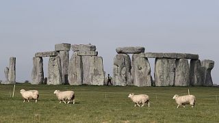 Stonehenge megalitleri: Bilim insanları 5 bin yıllık 'asılı taşlar'ın gizemini çözdü
