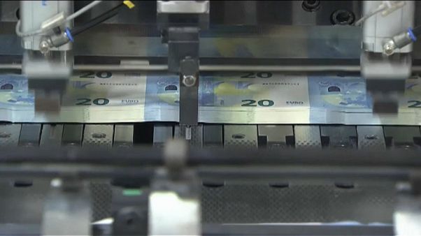 Algunas de las nuevas tasas gravarán a los plásticos no reciclados o las transacciones financieras. Algunas de las nuevas tasas gravarán a los plásticos no reciclados o las transacciones financieras.