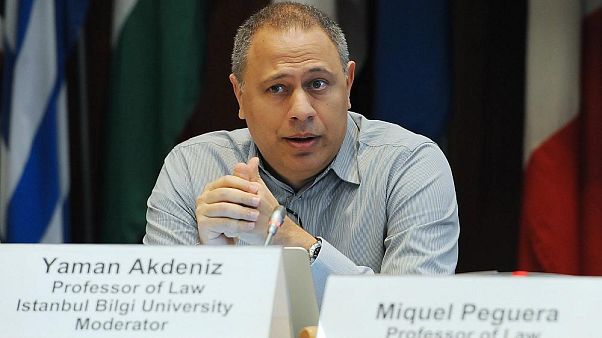 Yaman Akdeniz'den sosyal medya yasası değerlendirmesi Yaman Akdeniz'den sosyal medya yasası değerlendirmesi