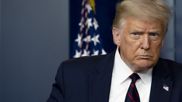 Trump arriva alla conferenza stampa Trump arriva alla conferenza stampa