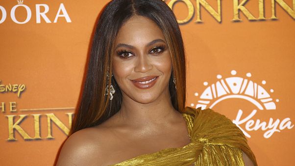 بيونسيه في العرض الأول لفيلم "Lion King" في لندن- من الأرشيف بيونسيه في العرض الأول لفيلم "Lion King" في لندن- من الأرشيف