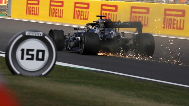 Formula 1: Επίδειξη δύναμης του Χάμιλτον στο Σίλβερστόουν Formula 1: Επίδειξη δύναμης του Χάμιλτον στο Σίλβερστόουν