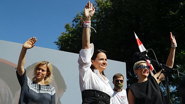 Veronika Cepkalo (b), Szvetlána Tihanovszkaja (k) és Maria Kolesznikova (j) Veronika Cepkalo (b), Szvetlána Tihanovszkaja (k) és Maria Kolesznikova (j)