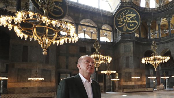 Cumhurbaşkanı Erdoğan, Ayasofya'yı ziyaret ederken Cumhurbaşkanı Erdoğan, Ayasofya'yı ziyaret ederken