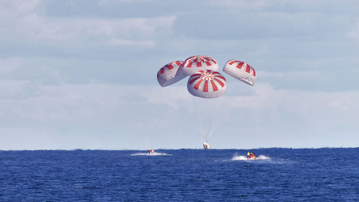 La capsule Dragon se pose dans le Golfe du Mexique
