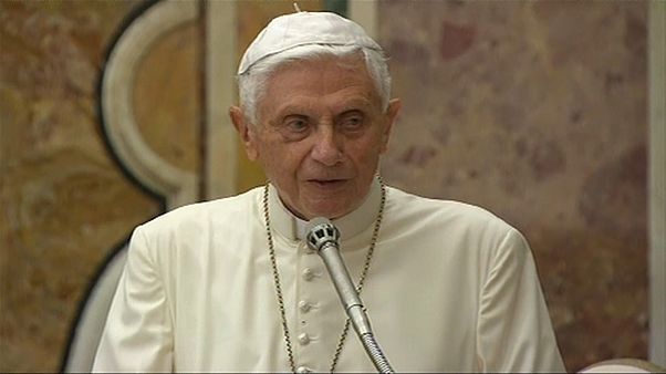 Papa Ratzinger in un incontro pubblico con Papa Francesco Papa Ratzinger in un incontro pubblico con Papa Francesco