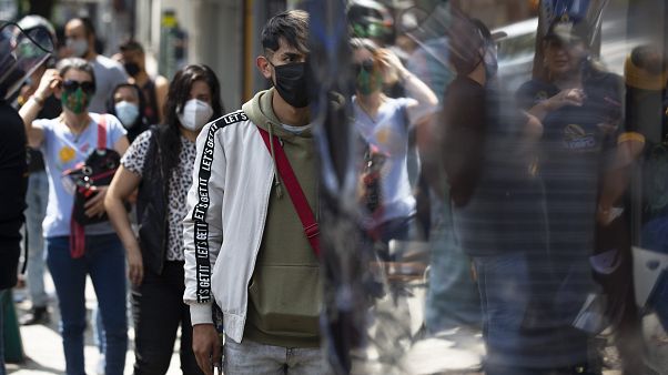 COVID-19: Πάνω από 18 εκατ. τα κρούσματα - Πλησιάζουν τις 700.000 οι θάνατοι COVID-19: Πάνω από 18 εκατ. τα κρούσματα - Πλησιάζουν τις 700.000 οι θάνατοι