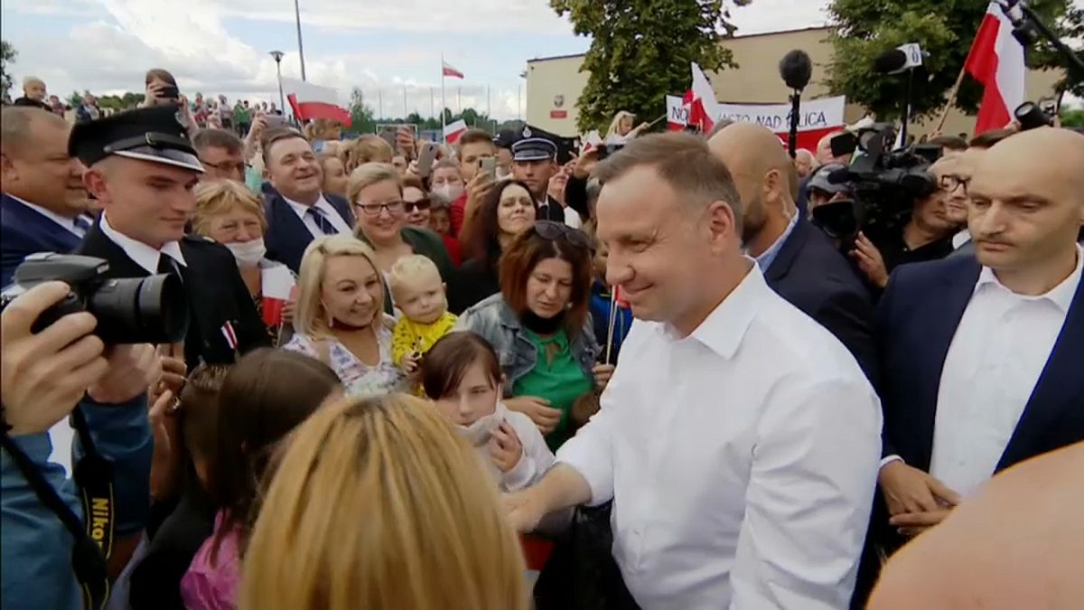 Réélection confirmée à la tête de la Pologne pour Andrzej Duda