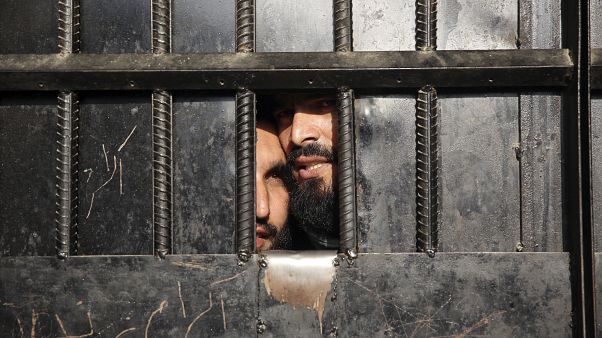 Due prigionieri talebani sopravvissuti all'attentato al carcere. Due prigionieri talebani sopravvissuti all'attentato al carcere.
