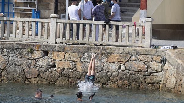 Turismo ko in Spagna, una perdita da quasi 30 miliardi di euro Turismo ko in Spagna, una perdita da quasi 30 miliardi di euro