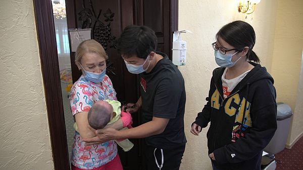 Gestation Pour Autrui Un Enfant A Tout Prix Euronews