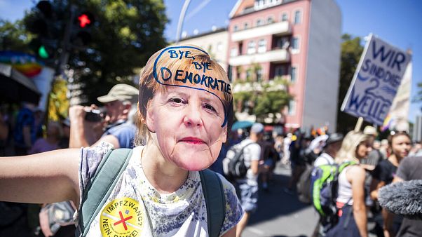 Berlin hükümetinden maske karşıtı eyleme tepki: Haklarınızı suistimal ediyorsunuz Berlin hükümetinden maske karşıtı eyleme tepki: Haklarınızı suistimal ediyorsunuz