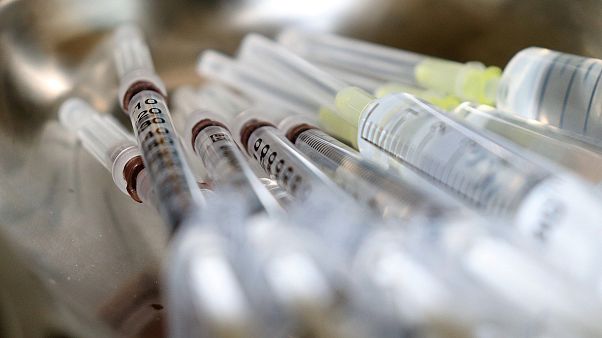لقاح قيد التجارب لمواجهة فيروس كورونا الجديد لقاح قيد التجارب لمواجهة فيروس كورونا الجديد